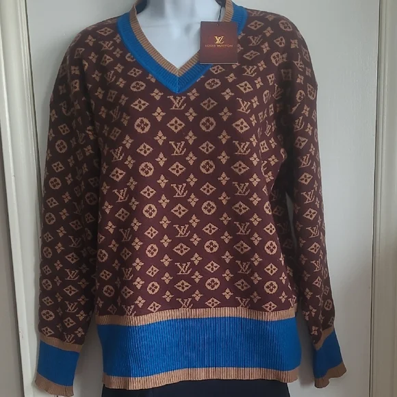 M Sweater - Picture 1 of 3